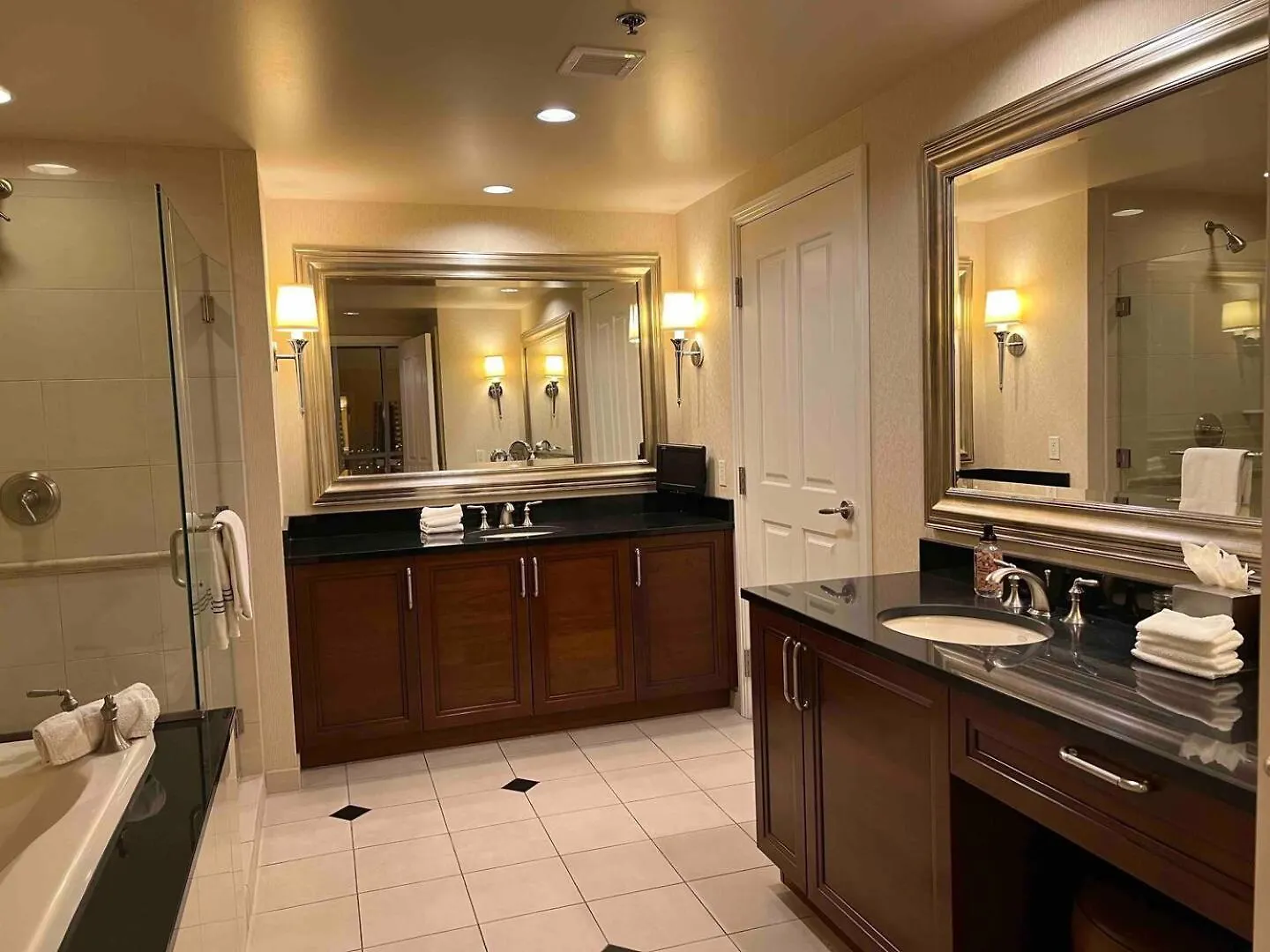 Holiday home Mgm 1 Bedroom Balcony And Or Studio Luxury Suites Las Vegas United States